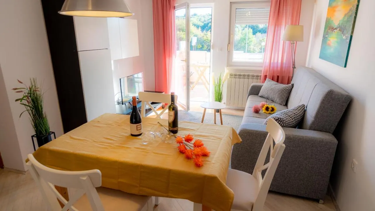 1St Floorc Apartman Pula