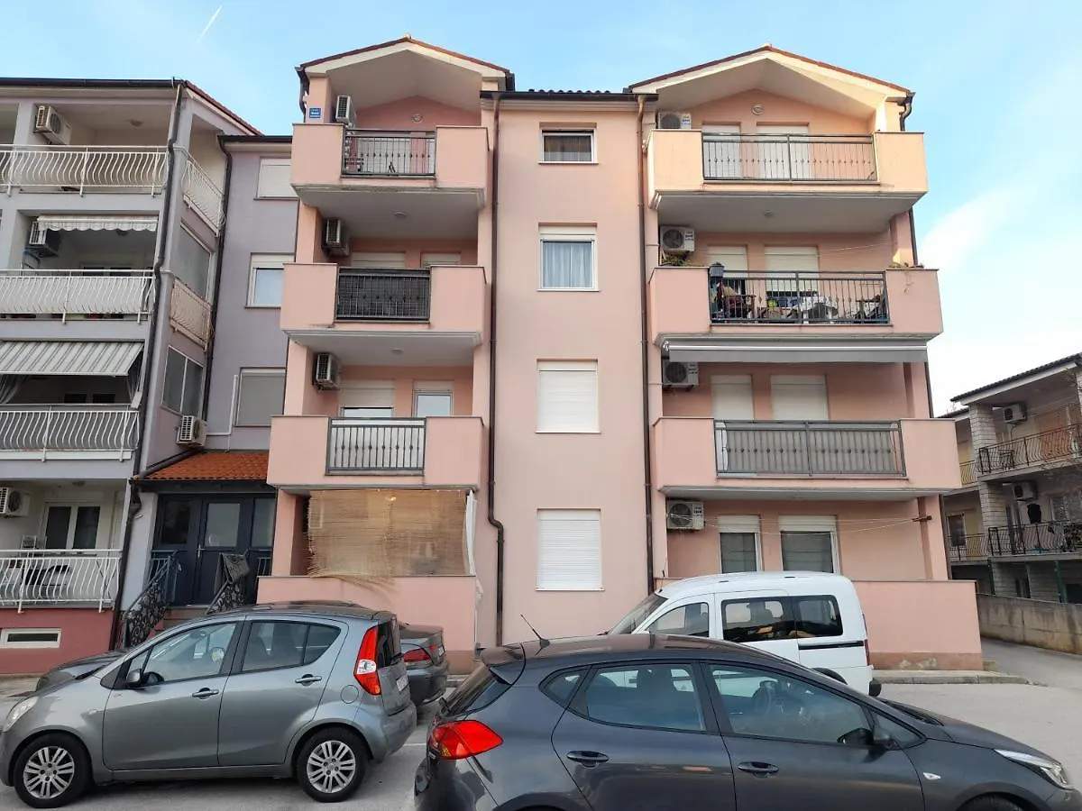 1St Floorc Apartment Pula Croatia