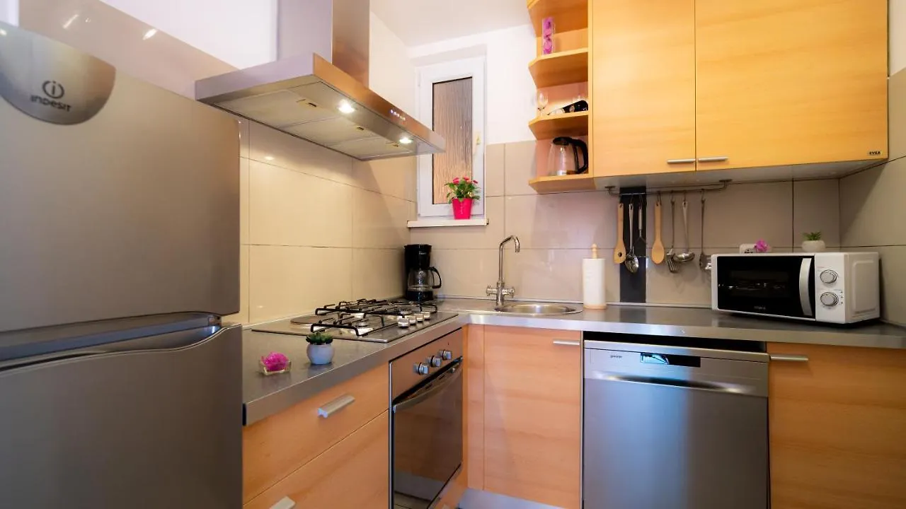 1St Floorc Apartment Pula Croatia